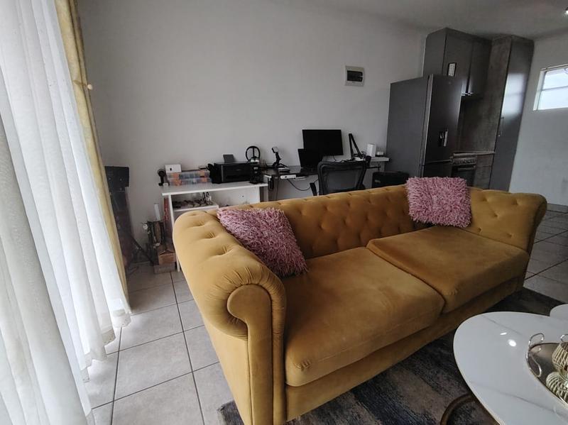 To Let 2 Bedroom Property for Rent in Monavoni Gauteng