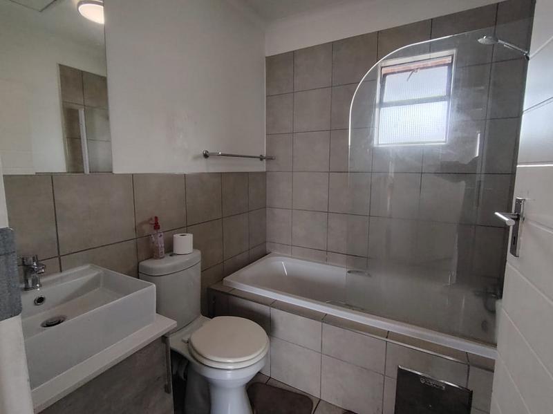 To Let 2 Bedroom Property for Rent in Monavoni Gauteng