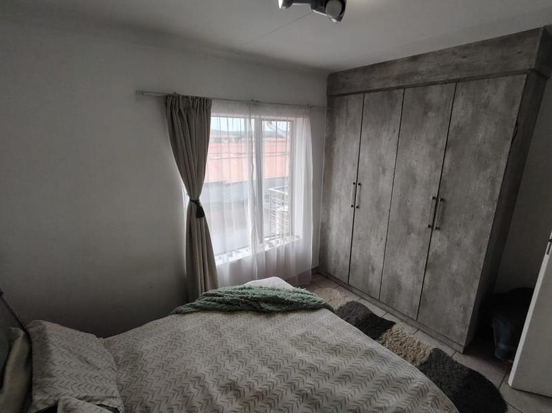 To Let 2 Bedroom Property for Rent in Monavoni Gauteng