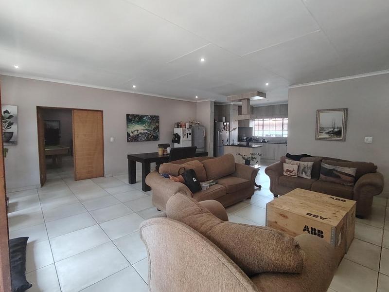 To Let 5 Bedroom Property for Rent in Wierda Park Gauteng