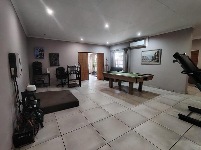 To Let 5 Bedroom Property for Rent in Wierda Park Gauteng