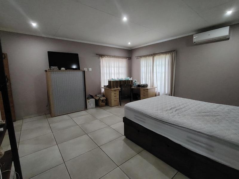 To Let 5 Bedroom Property for Rent in Wierda Park Gauteng