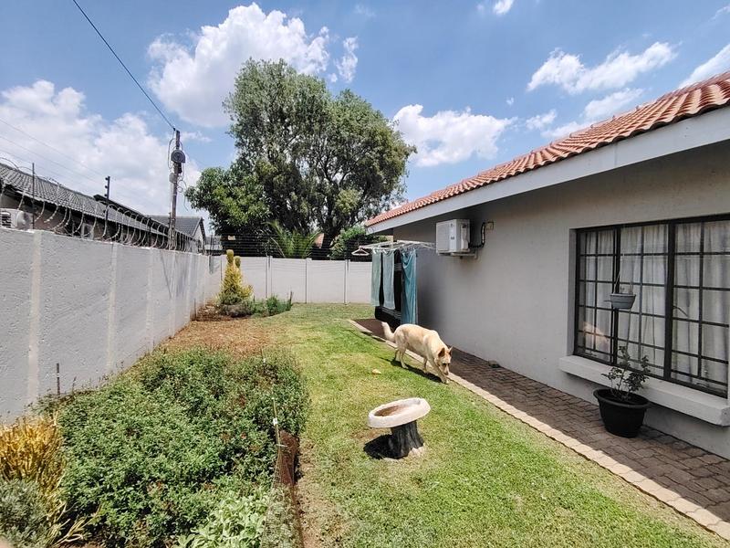 To Let 5 Bedroom Property for Rent in Wierda Park Gauteng