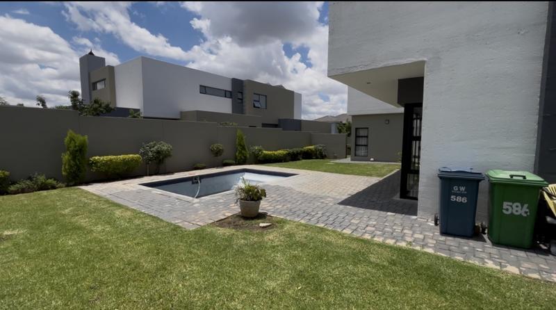5 Bedroom Property for Sale in Six Fountains Residential Estate Gauteng