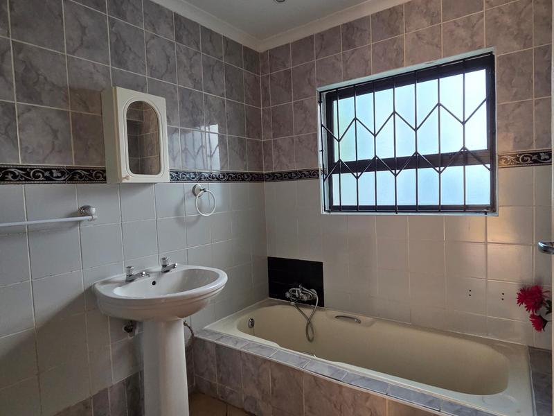 3 Bedroom Property for Sale in Faerie Glen Gauteng