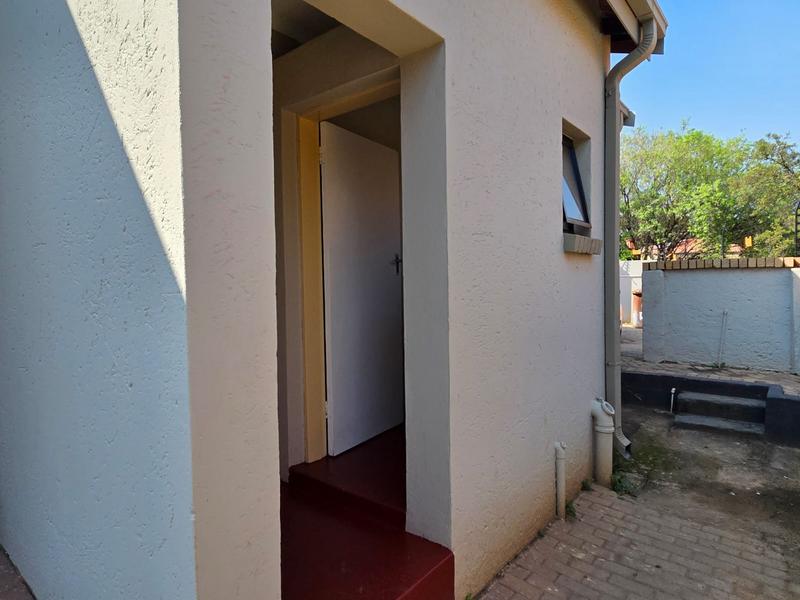 3 Bedroom Property for Sale in Faerie Glen Gauteng
