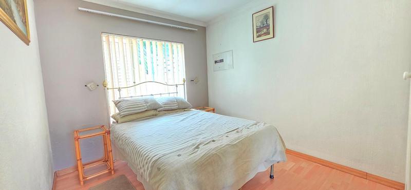 2 Bedroom Property for Sale in Helderkruin Gauteng