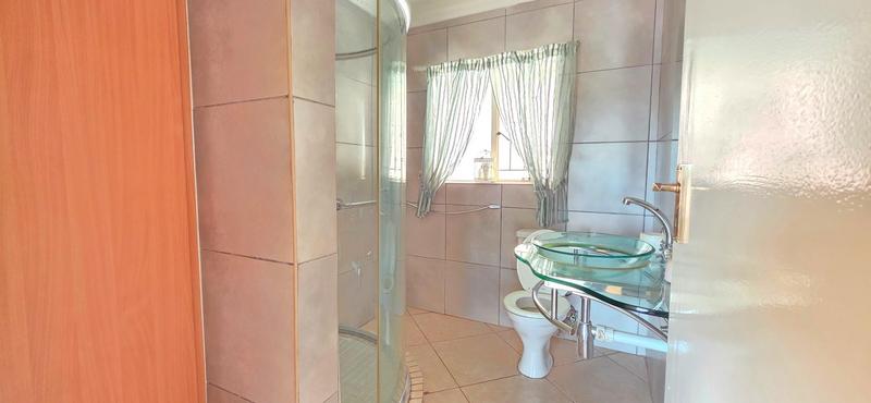 2 Bedroom Property for Sale in Helderkruin Gauteng