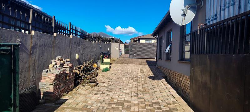 3 Bedroom Property for Sale in Mindalore Gauteng
