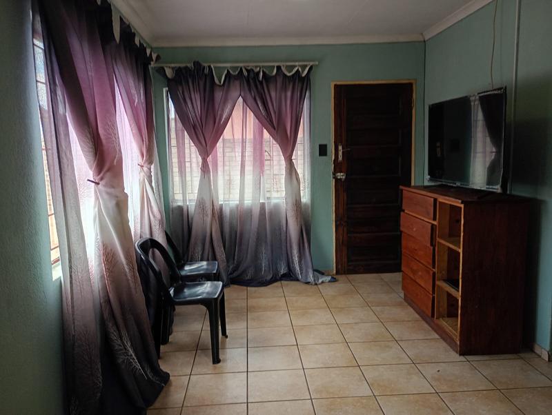 2 Bedroom Property for Sale in Toekomsrus Gauteng