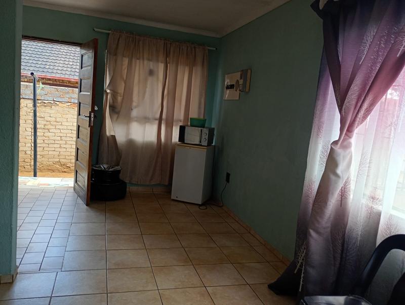 2 Bedroom Property for Sale in Toekomsrus Gauteng