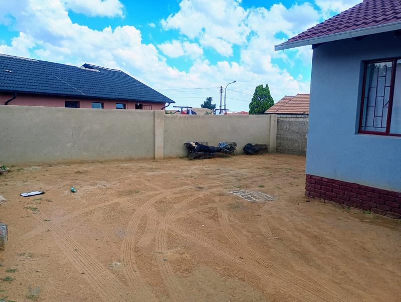 2 Bedroom Property for Sale in Toekomsrus Gauteng