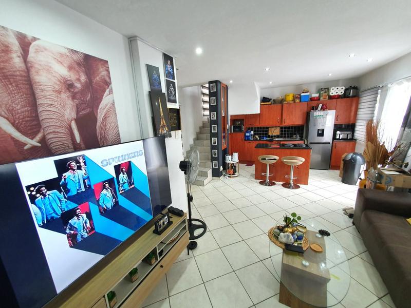 2 Bedroom Property for Sale in Pretoria North Gauteng