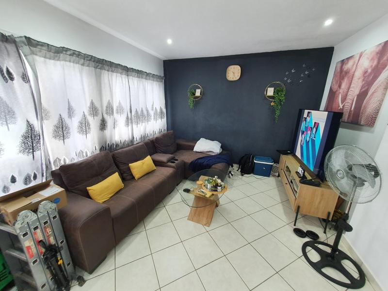 2 Bedroom Property for Sale in Pretoria North Gauteng