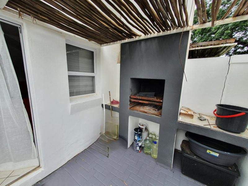 2 Bedroom Property for Sale in Pretoria North Gauteng