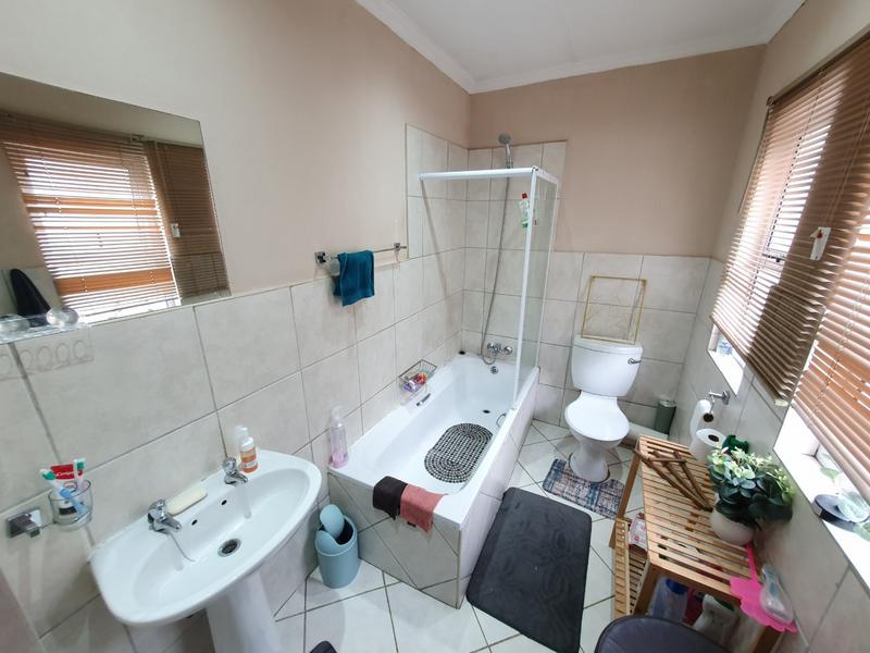 2 Bedroom Property for Sale in Pretoria North Gauteng