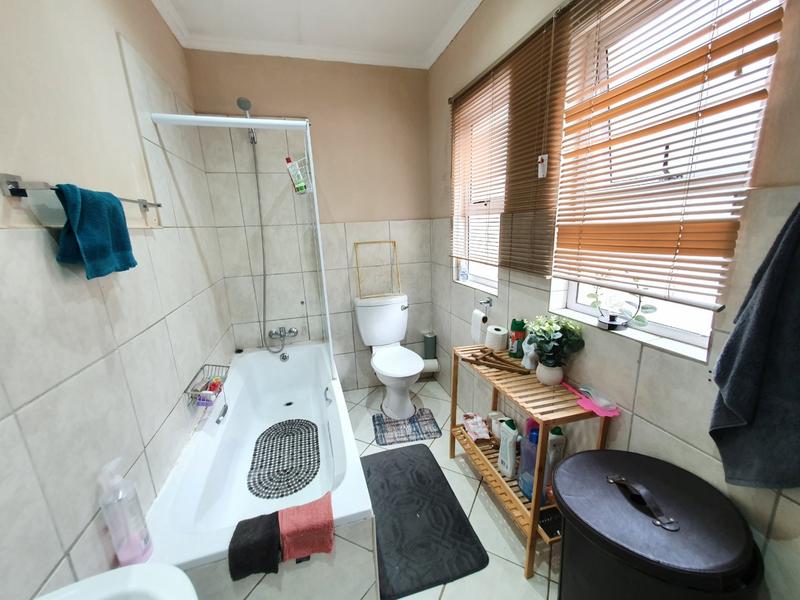 2 Bedroom Property for Sale in Pretoria North Gauteng
