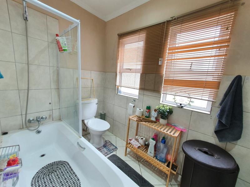 2 Bedroom Property for Sale in Pretoria North Gauteng