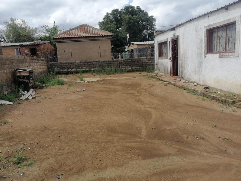 2 Bedroom Property for Sale in Lotus Gardens Gauteng