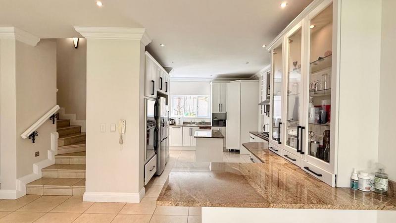 To Let 4 Bedroom Property for Rent in Bryanston Gauteng