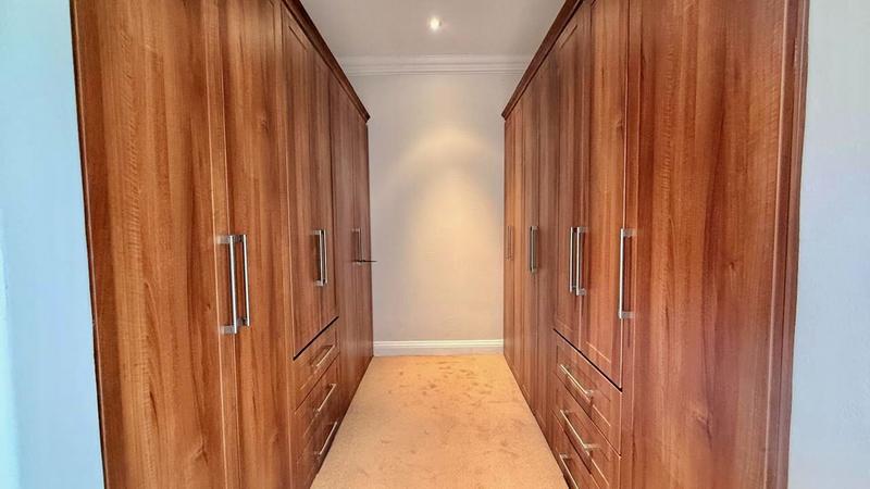 To Let 4 Bedroom Property for Rent in Bryanston Gauteng