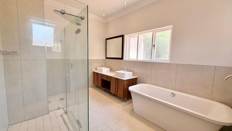 To Let 4 Bedroom Property for Rent in Bryanston Gauteng