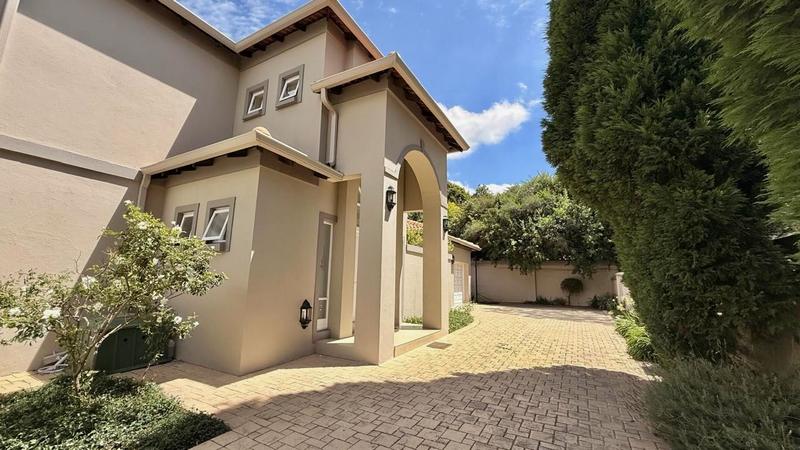 To Let 4 Bedroom Property for Rent in Bryanston Gauteng