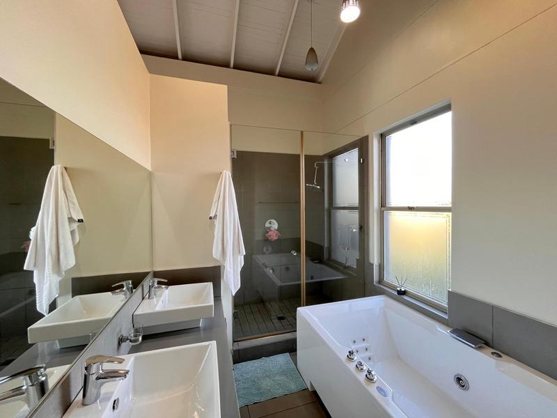 4 Bedroom Property for Sale in Blue Valley Golf Estate Gauteng