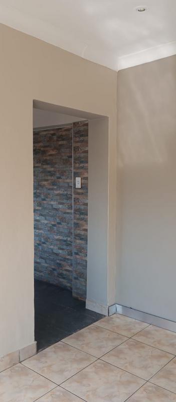 To Let 1 Bedroom Property for Rent in Kensington Gauteng