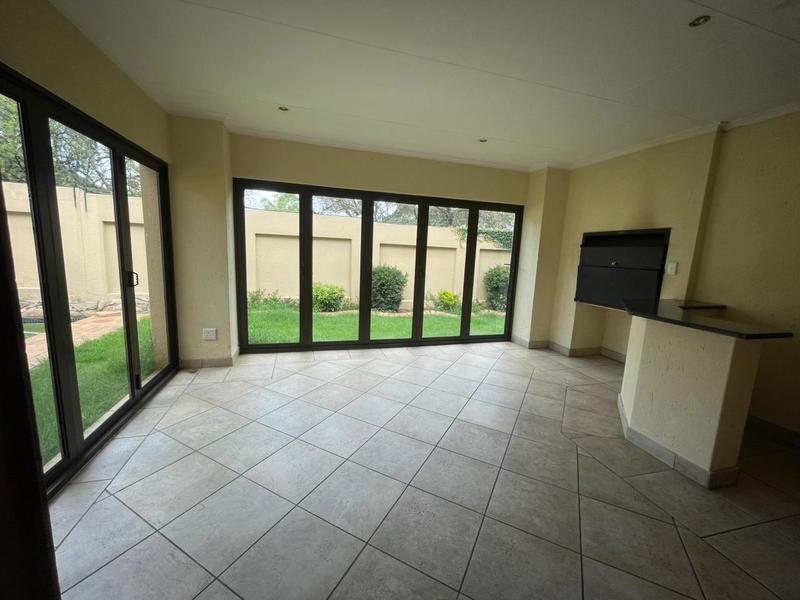 To Let 3 Bedroom Property for Rent in Lynnwood Glen Gauteng
