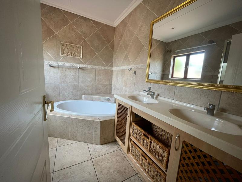 To Let 3 Bedroom Property for Rent in Lynnwood Glen Gauteng