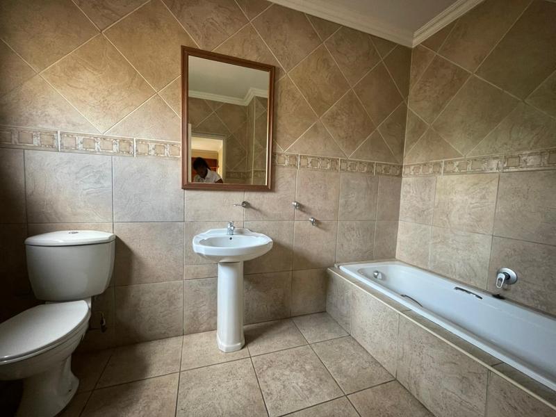 To Let 3 Bedroom Property for Rent in Lynnwood Glen Gauteng