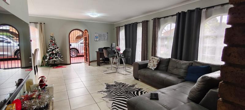 To Let 3 Bedroom Property for Rent in Brentwood Gauteng