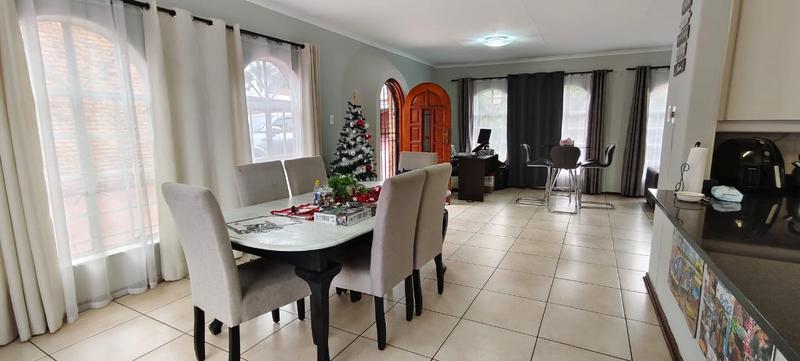 To Let 3 Bedroom Property for Rent in Brentwood Gauteng