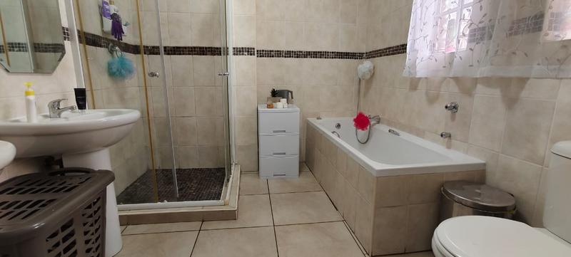 To Let 3 Bedroom Property for Rent in Brentwood Gauteng