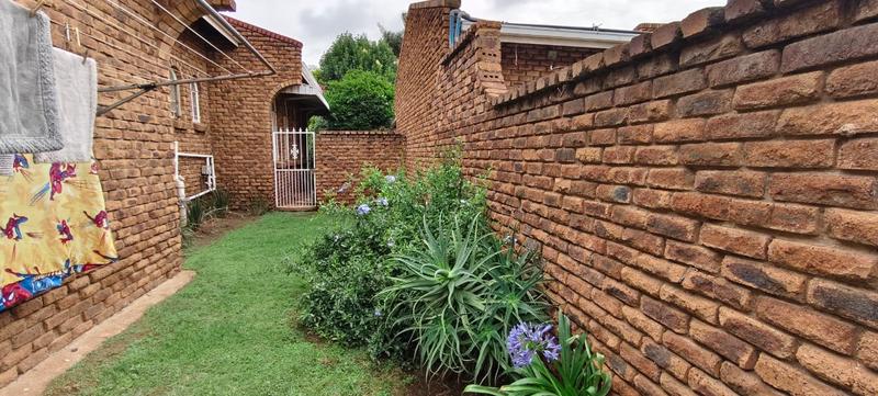 To Let 3 Bedroom Property for Rent in Brentwood Gauteng