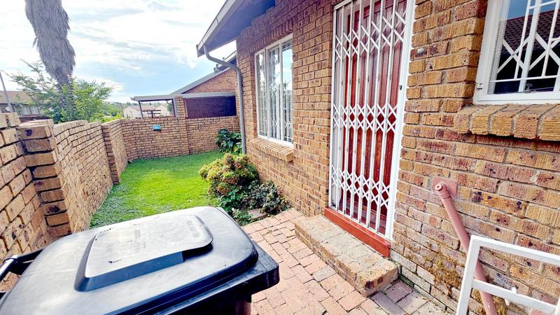 To Let 3 Bedroom Property for Rent in Norkem Park Gauteng