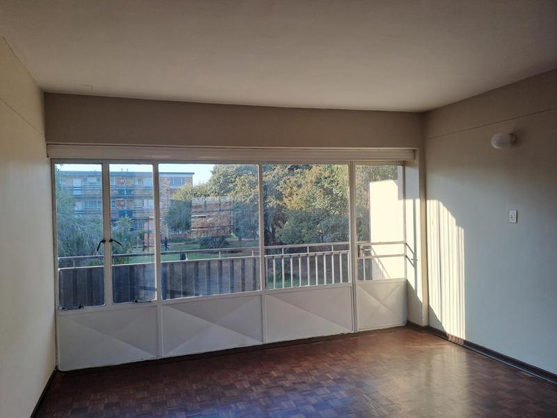 To Let 2 Bedroom Property for Rent in Florida Lake Gauteng