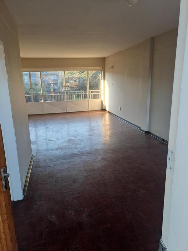 To Let 2 Bedroom Property for Rent in Florida Lake Gauteng