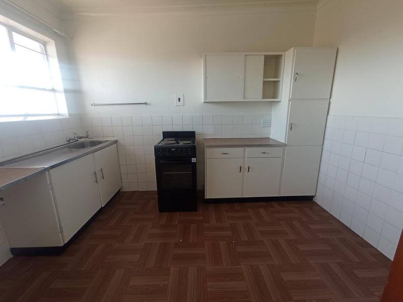To Let 1 Bedroom Property for Rent in Florida Lake Gauteng