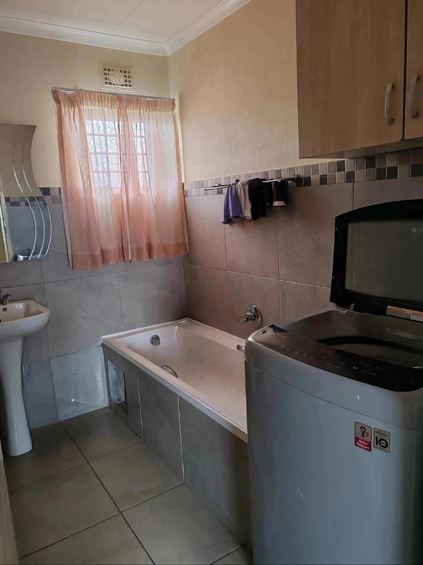 To Let 4 Bedroom Property for Rent in Mindalore Gauteng