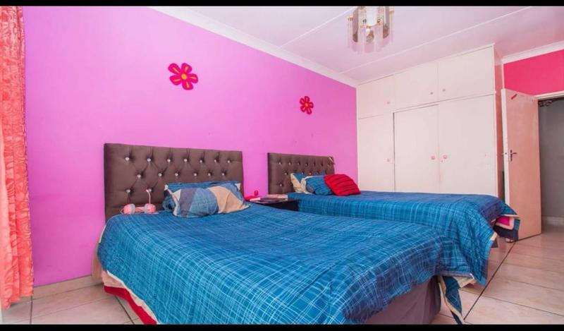 2 Bedroom Property for Sale in Florida Gauteng