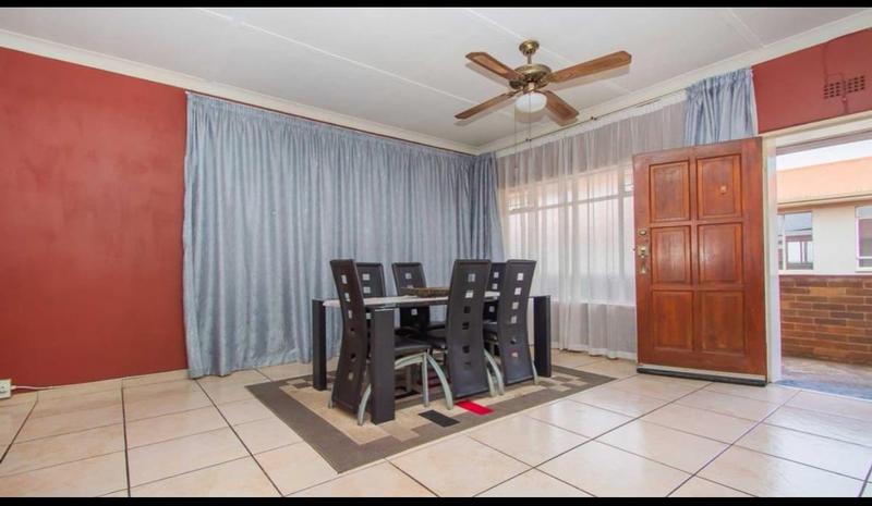 2 Bedroom Property for Sale in Florida Gauteng