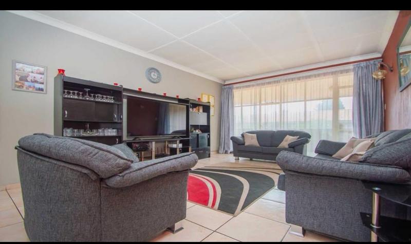 2 Bedroom Property for Sale in Florida Gauteng