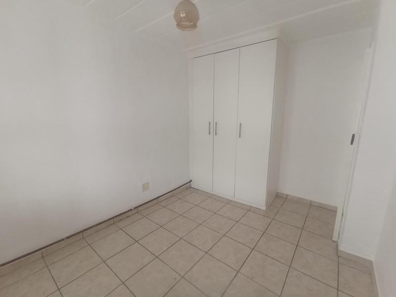 2 Bedroom Property for Sale in Florida Lake Gauteng