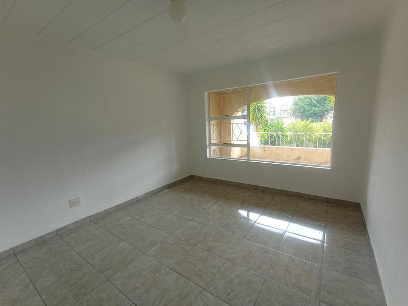 2 Bedroom Property for Sale in Florida Lake Gauteng