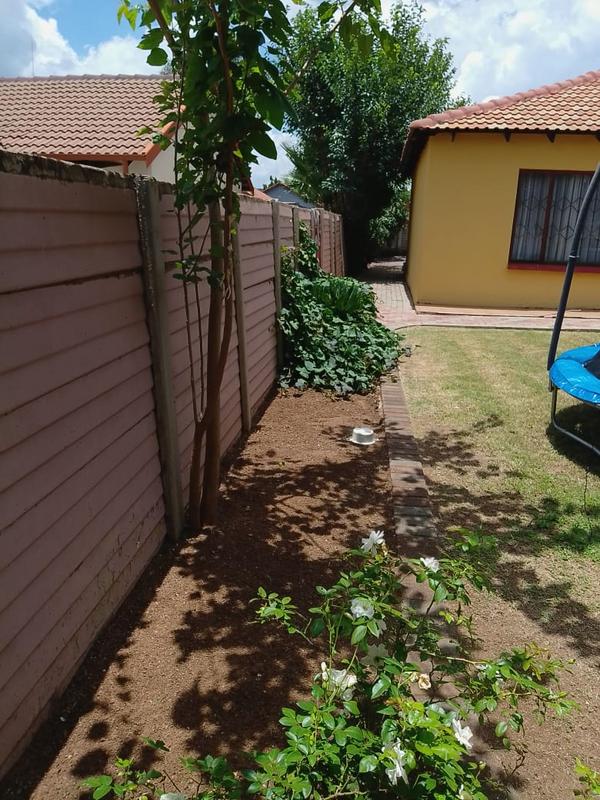 4 Bedroom Property for Sale in Karenpark Gauteng