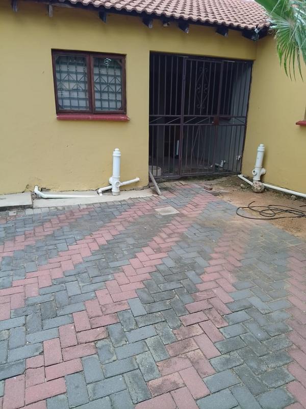 4 Bedroom Property for Sale in Karenpark Gauteng