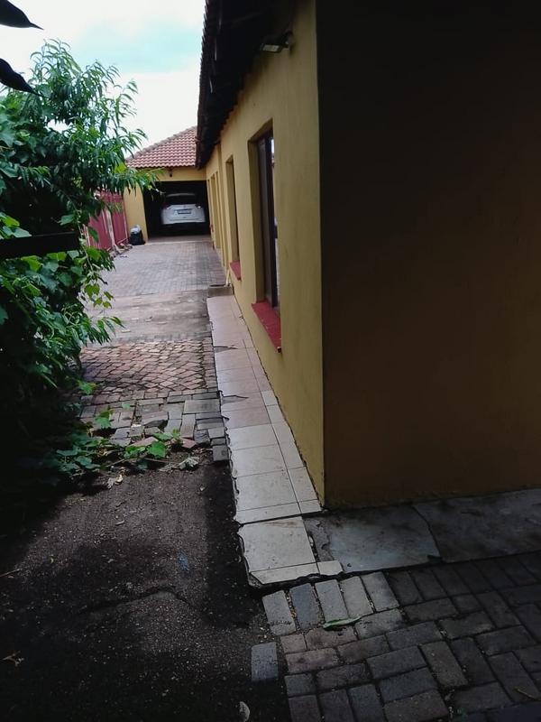4 Bedroom Property for Sale in Karenpark Gauteng