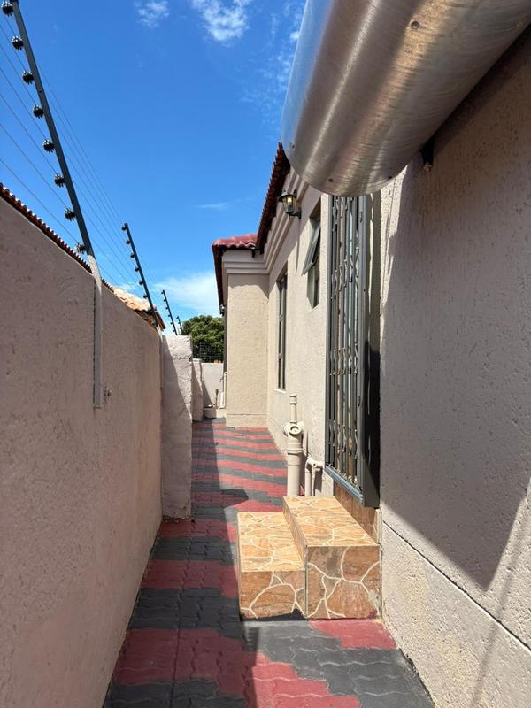 4 Bedroom Property for Sale in Winterveldt Gauteng